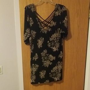 NWT Torrid size 2 top
